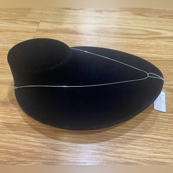 Display for necklace - Picture 5 of 10